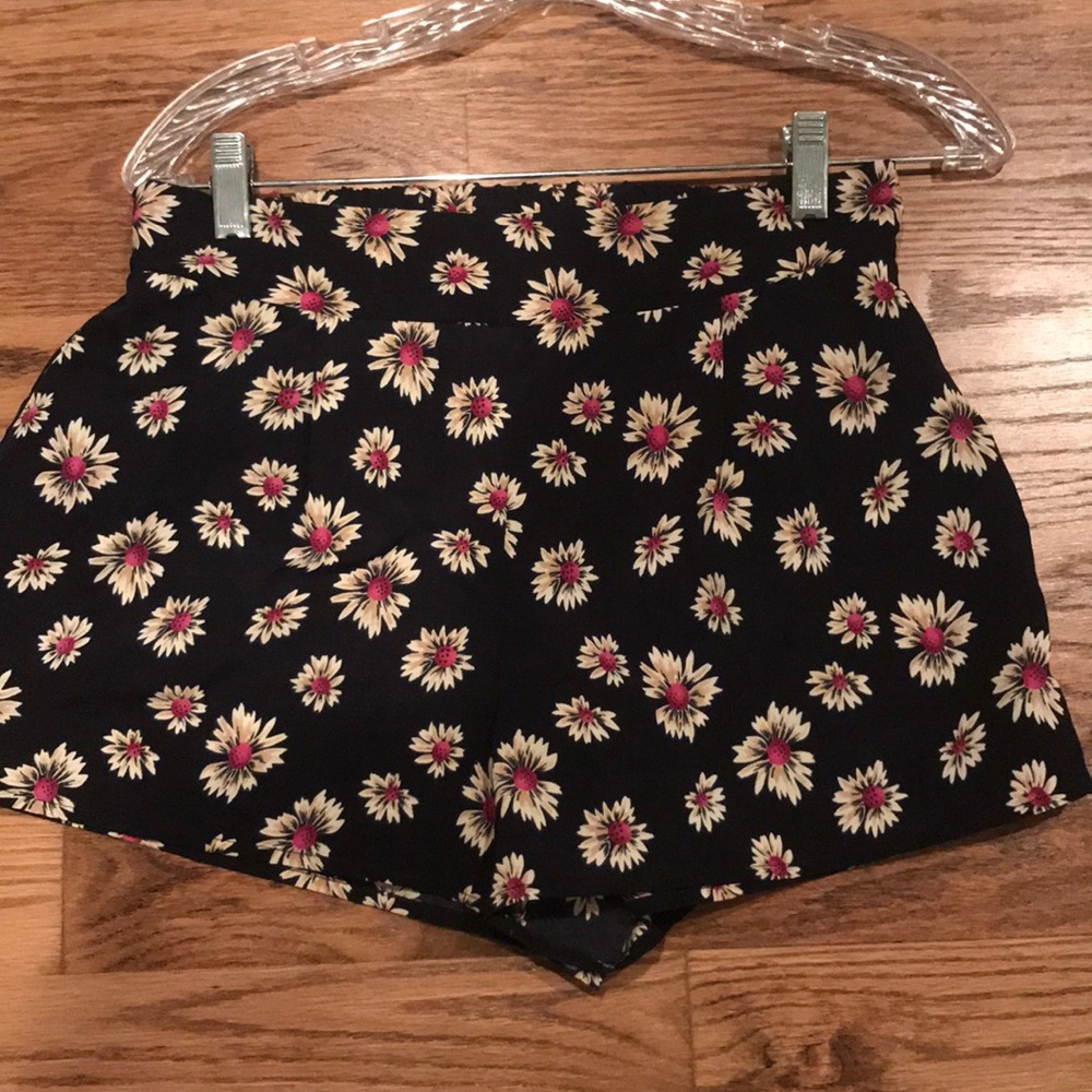 Patterned silk shorts
